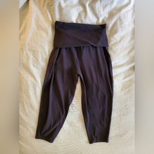 Lulu Align ribbed crop pant